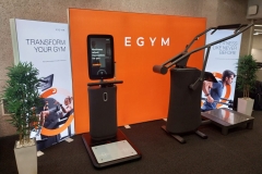 EGYM-lightbox-stand